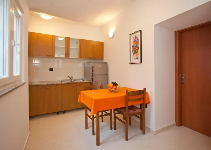 Old Town Apartment *